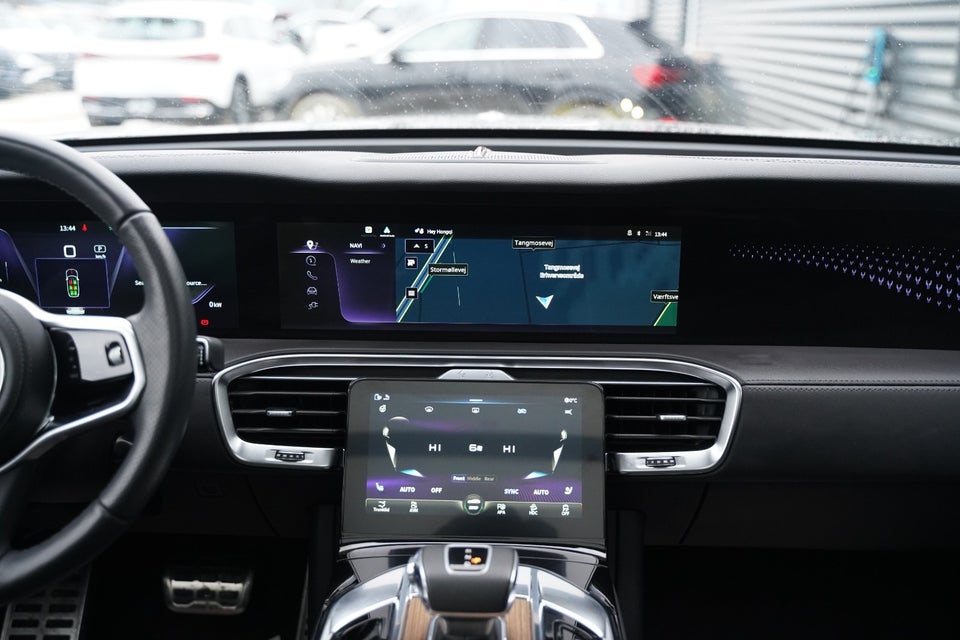 Hongqi E-HS9 99 Premium 5d