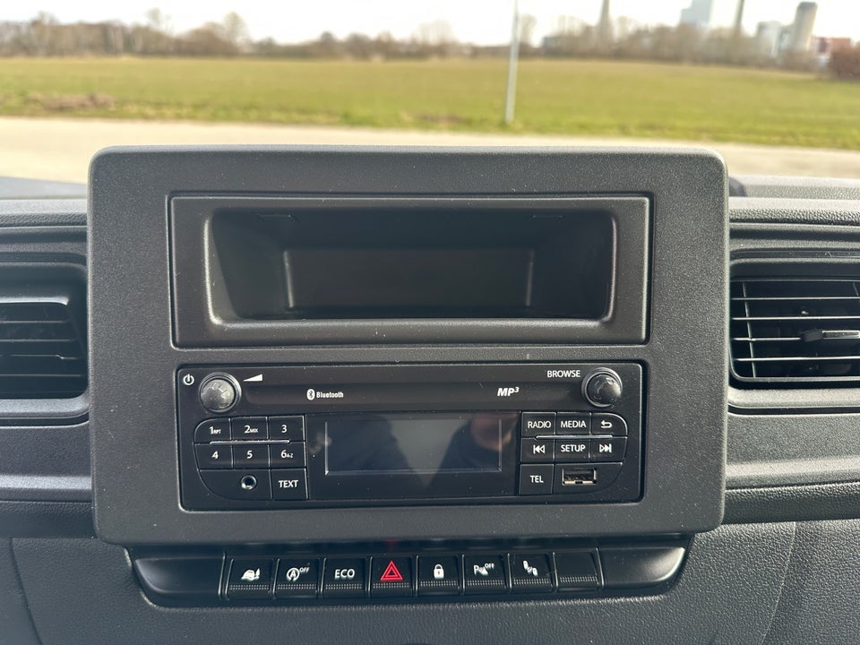 Renault Master IV T33 2,3 dCi 150 L2H2 Kassevogn