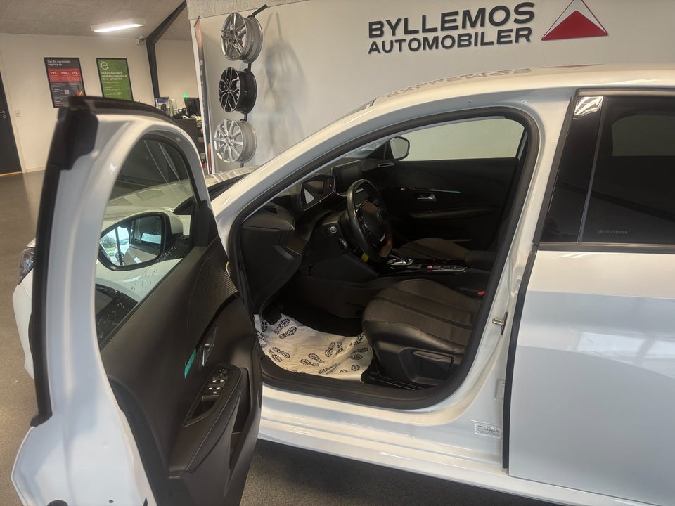 Peugeot e-208 50 Allure 5d