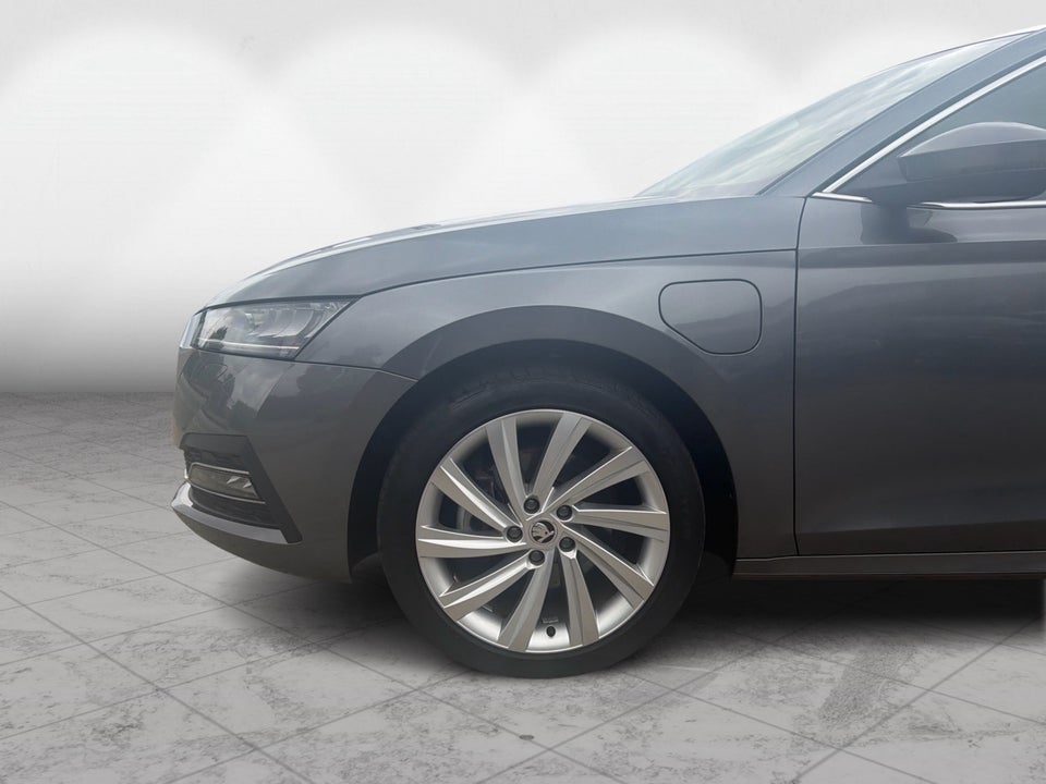 Skoda Octavia 1,4 TSi iV Plus Combi DSG 5d
