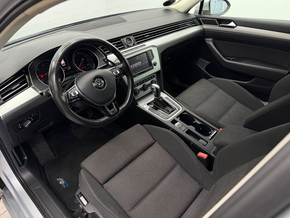 VW Passat 2,0 TDi 150 R-line Variant DSG 5d
