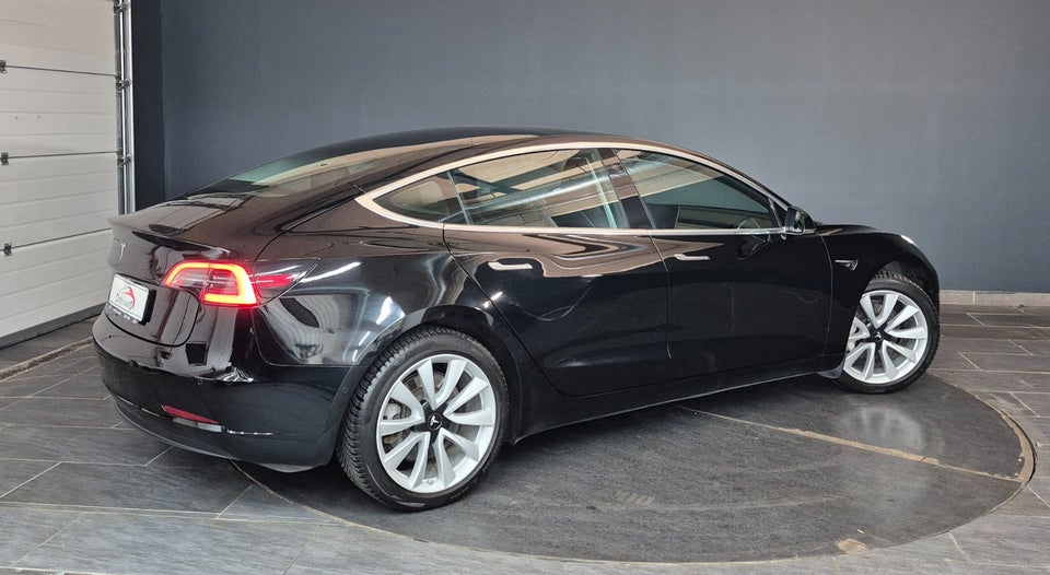 Tesla Model 3 Standard Range+ RWD 4d