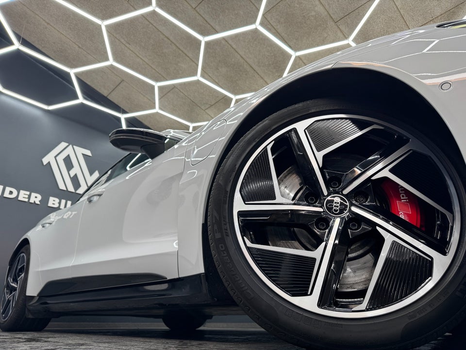 Audi e-tron GT quattro 4d