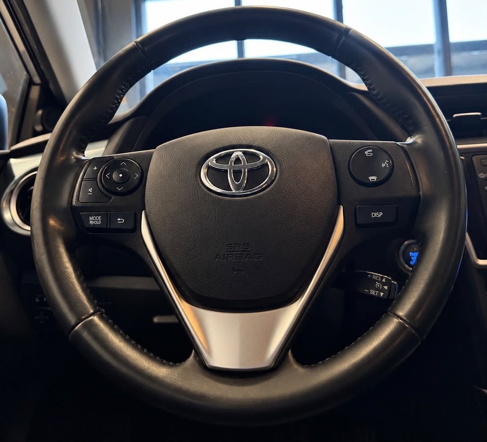 Toyota Auris 1,8 Hybrid H2+ CVT 5d