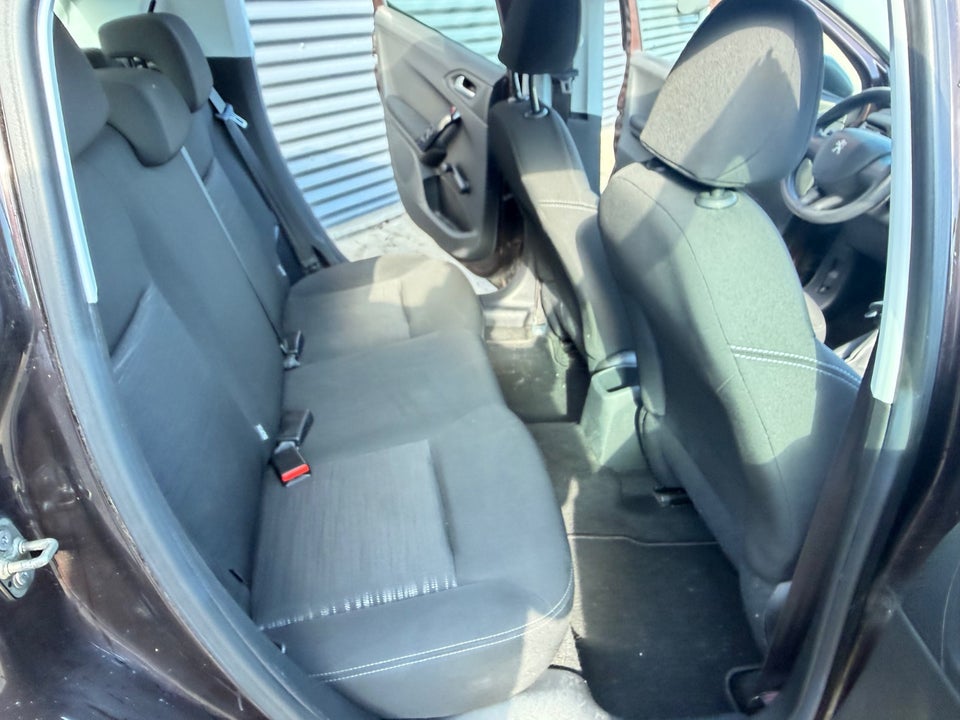 Peugeot 208 1,0 VTi Access 5d