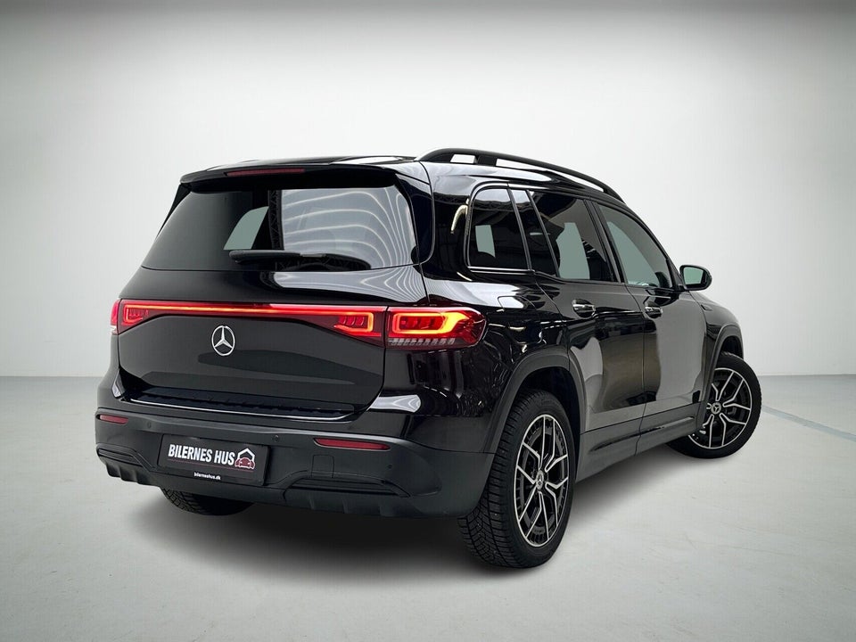 Mercedes EQB250 AMG Line 5d