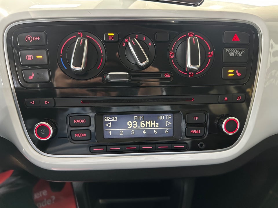 VW Up! 1,0 75 Black Up! 5d