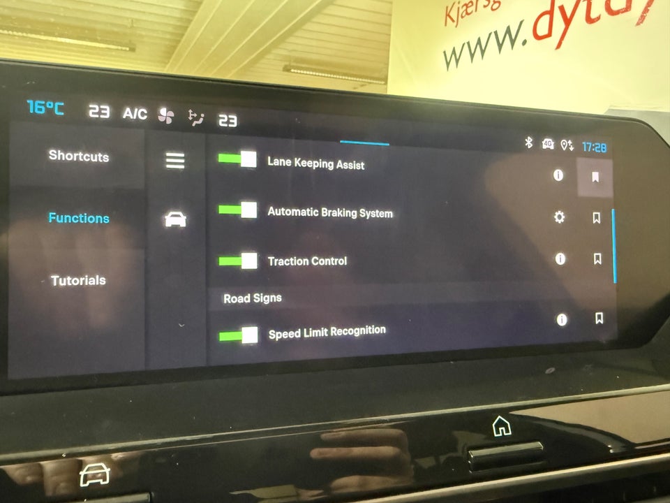 Citroën ë-C4 X 50 Shine Pack 4d