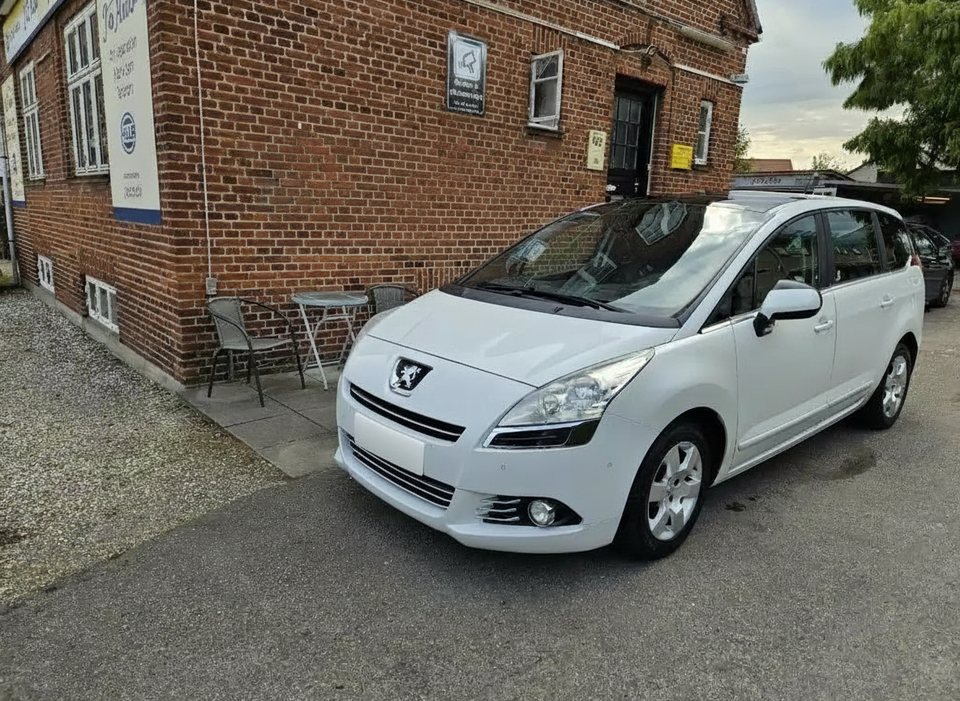 Peugeot 5008 1,6 HDi 112 Style 7prs 5d