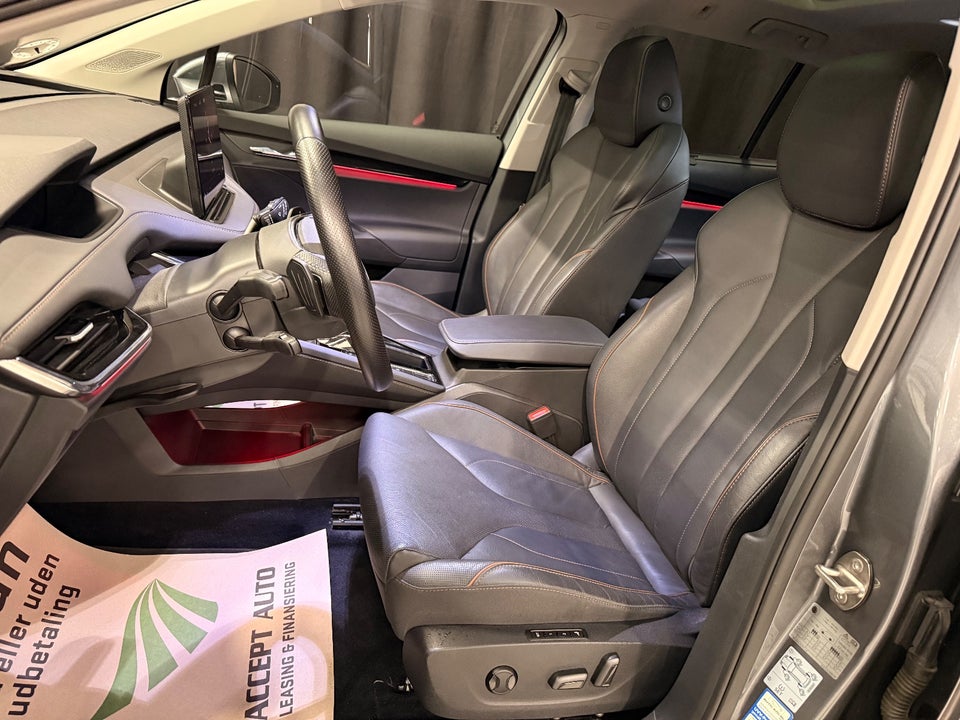 Skoda Enyaq 80 iV Suite 5d