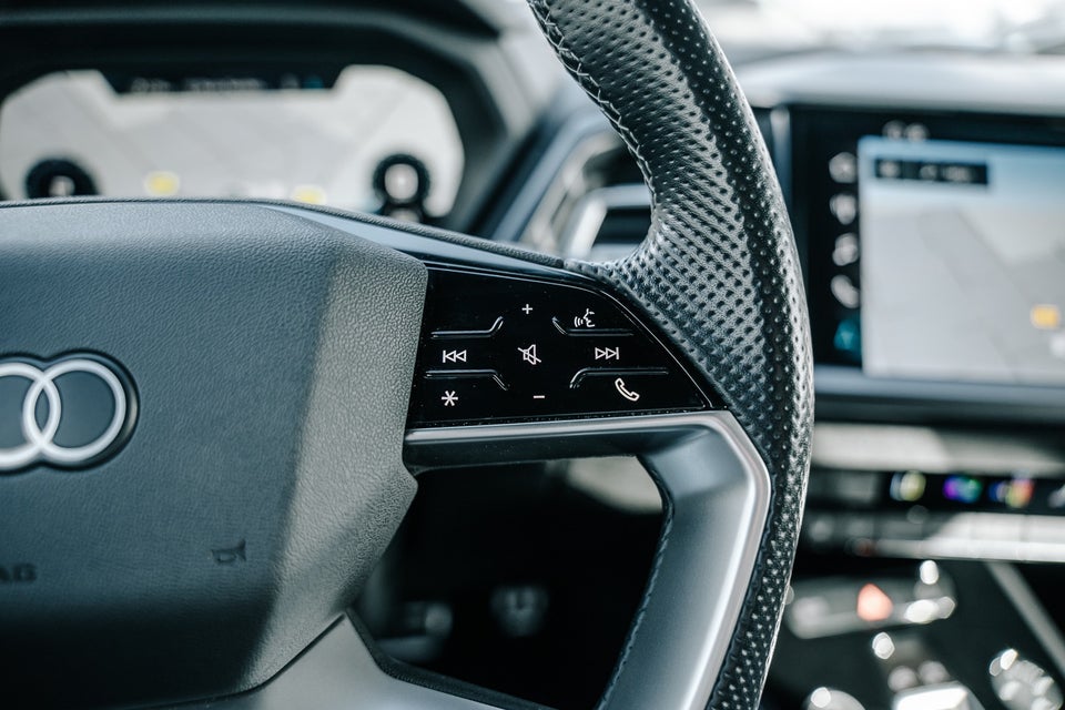 Audi Q4 e-tron 40 S-line Sportback 5d