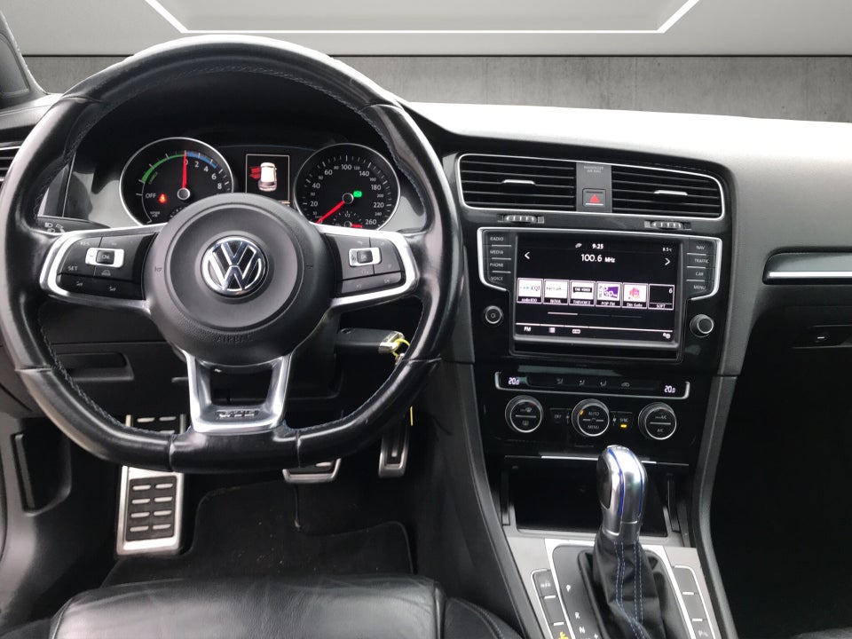 VW Golf VII 1,4 GTE DSG 5d