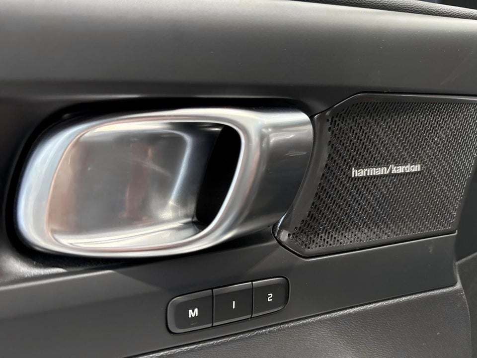 Volvo XC40 ReCharge Twin Ultimate 5d
