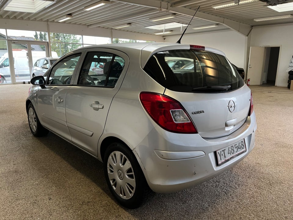 Opel Corsa 1,2 16V Enjoy 5d