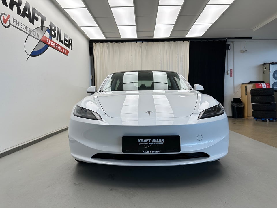 Tesla Model 3 Long Range AWD 4d