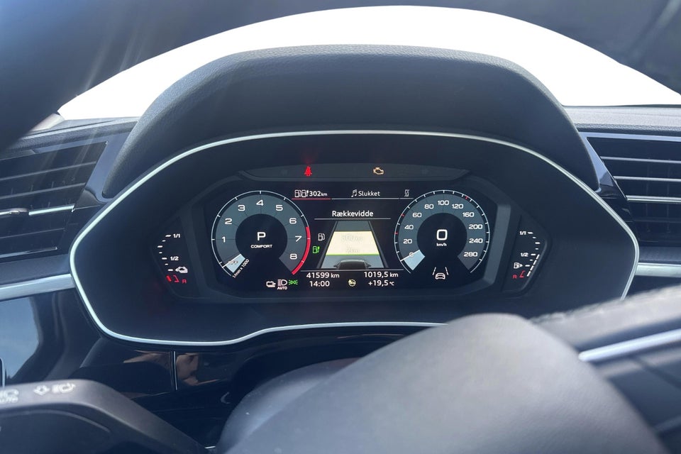 Audi Q3 45 TFSi e Attitude plus S-tr. 5d