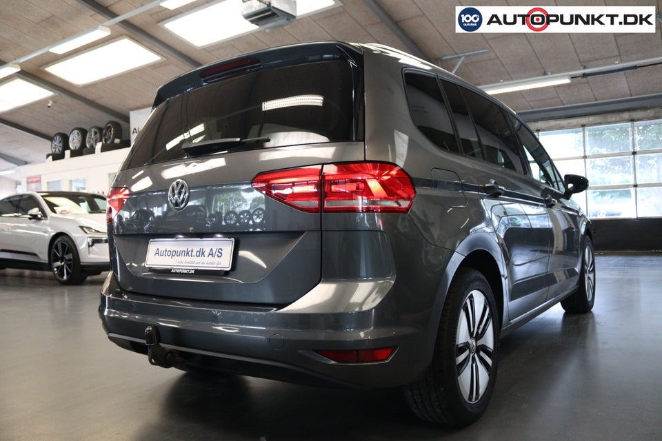 VW Touran 1,6 TDi 115 Comfortline Connect DSG 7prs 5d