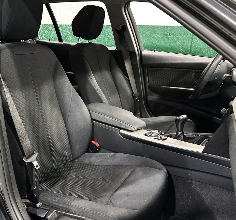 BMW 320d 2,0 Touring 5d