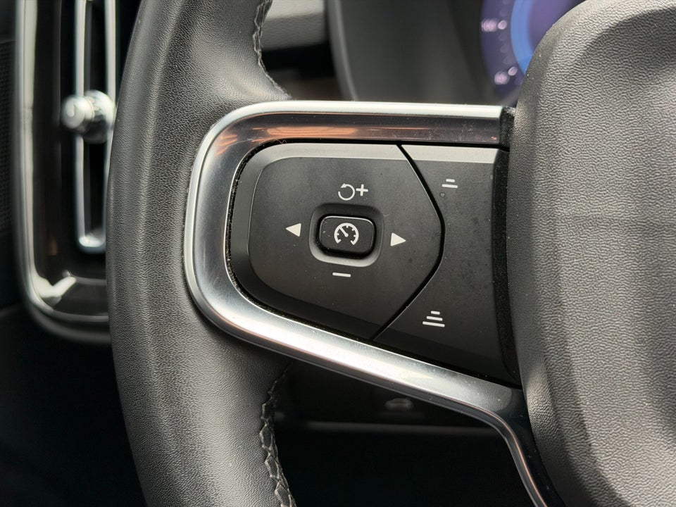 Volvo XC40 ReCharge Core 5d