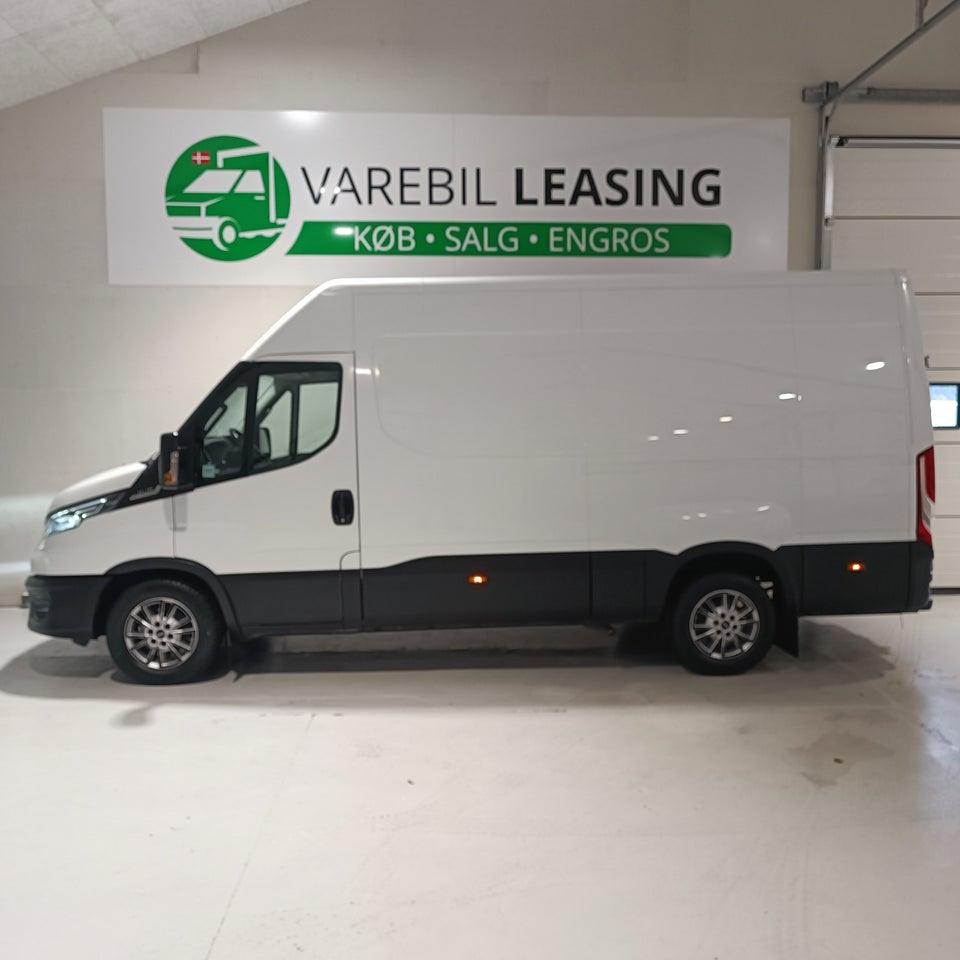 Iveco Daily 2,3 35S16 12m³ Van AG8