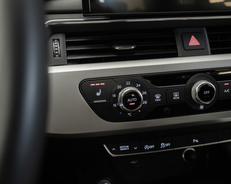 Audi A4 40 TFSi Prestige Avant S-tr. 5d