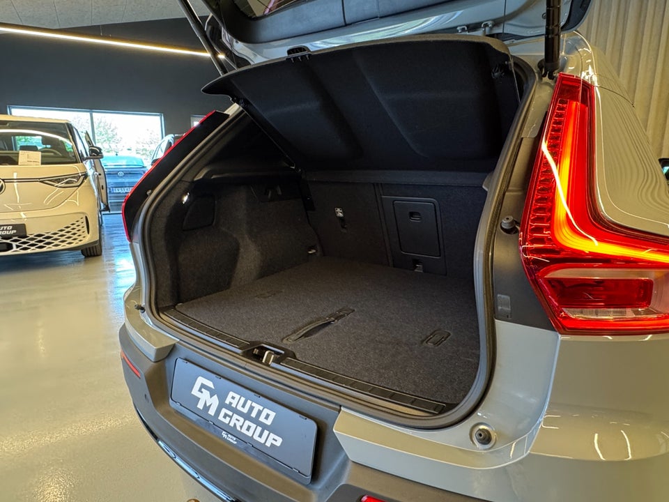 Volvo EX40 Extended Range Core 5d