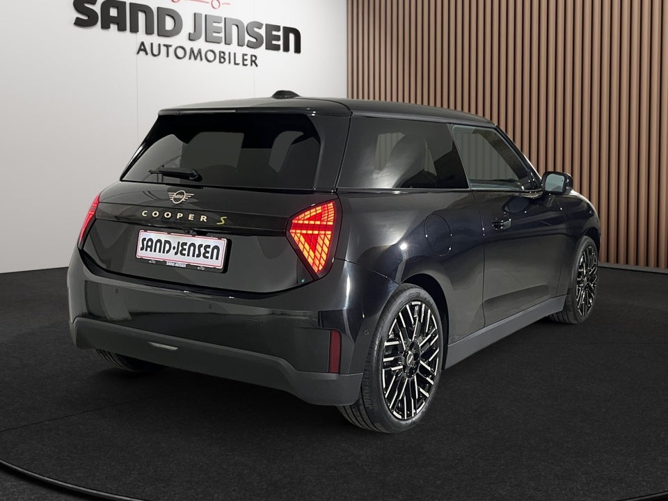 MINI Cooper SE Favoured Trim M 3d