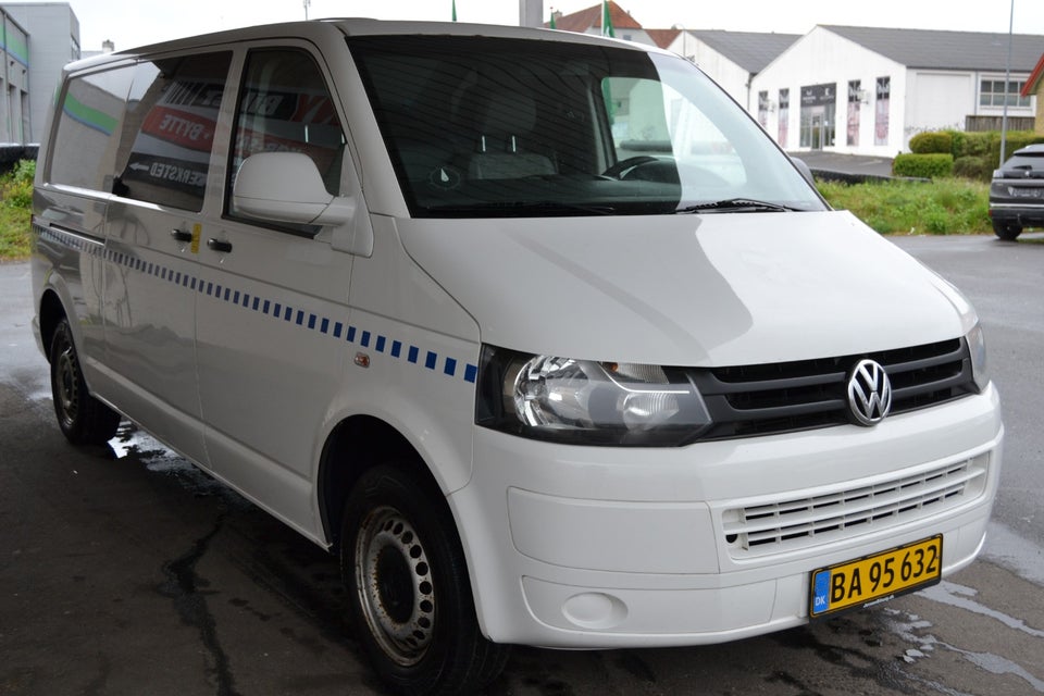 VW Transporter 2,0 TDi 140 Kassevogn lang 4d