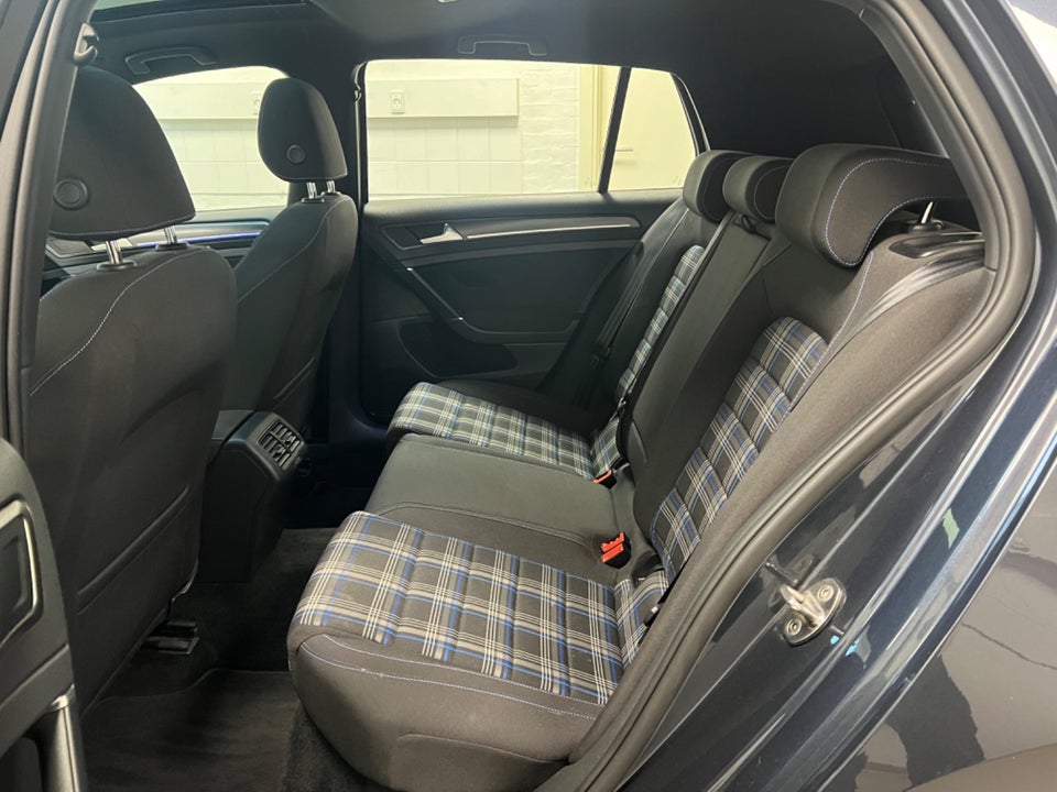 VW Golf VII 1,4 GTE DSG 5d