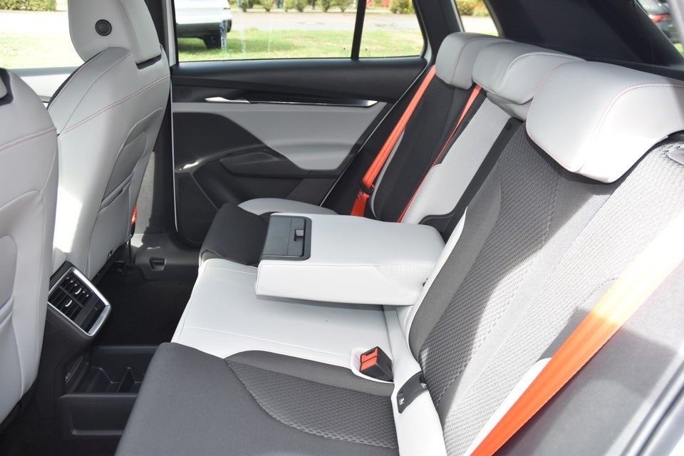 Skoda Elroq 85 iV Lodge 5d