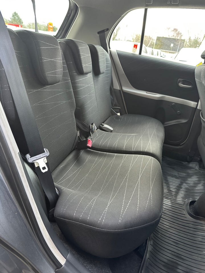 Toyota Yaris 1,3 Luna 5d