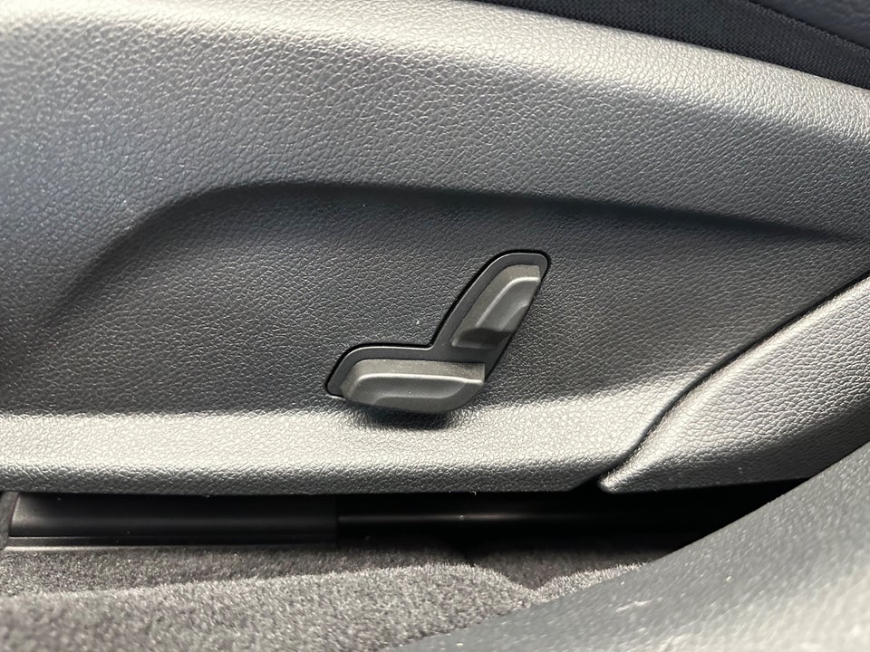 Mercedes E300 e 2,0 Advantage aut. 4d