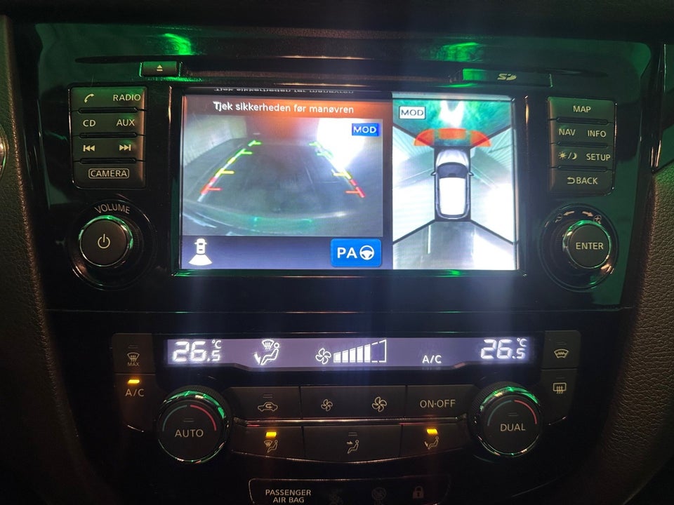 Nissan Qashqai 1,6 Dig-T 163 Tekna 5d