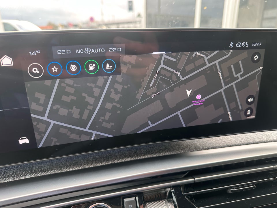 Peugeot e-3008 77 GT Pack 5d