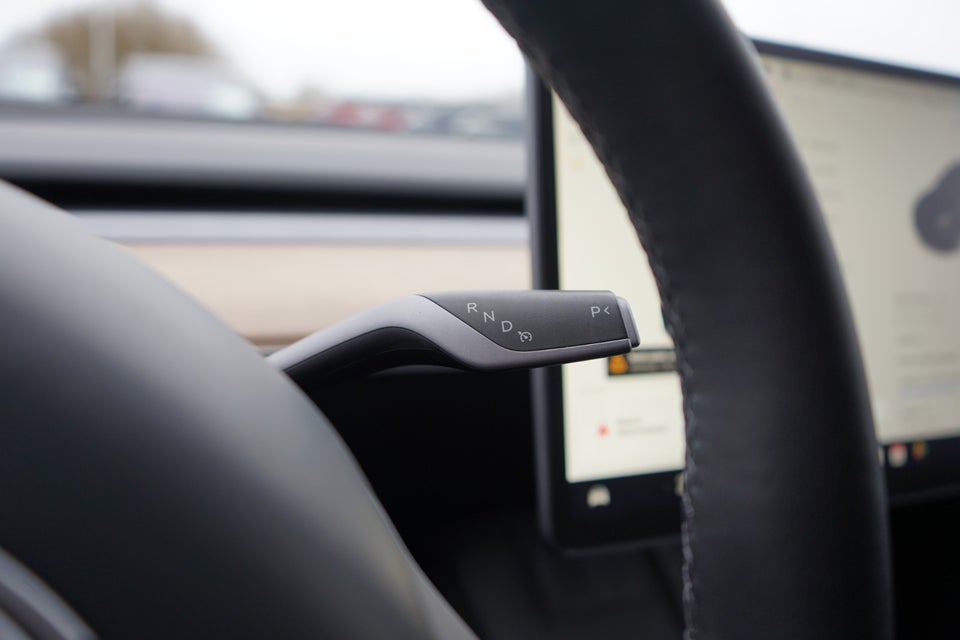 Tesla Model Y Long Range AWD 5d