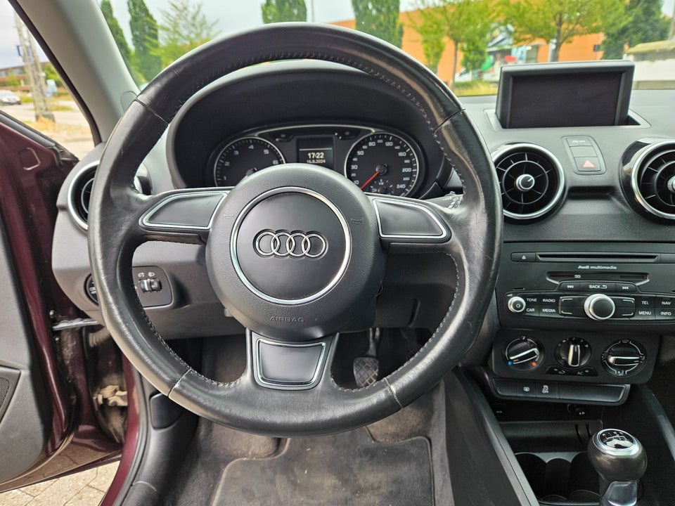 Audi A1 1,4 TFSi 122 Attraction 3d