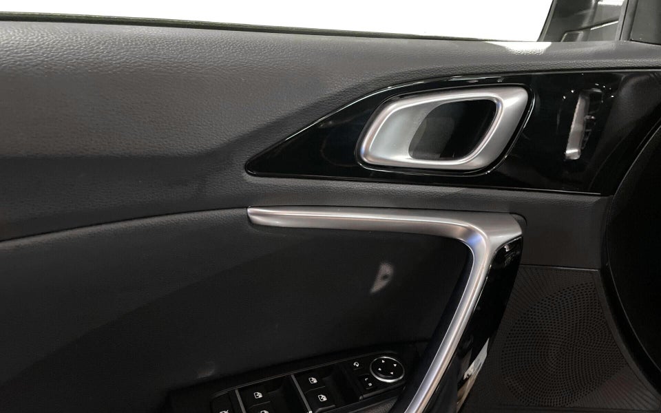 Kia Ceed 1,6 PHEV Upgrade SW DCT 5d