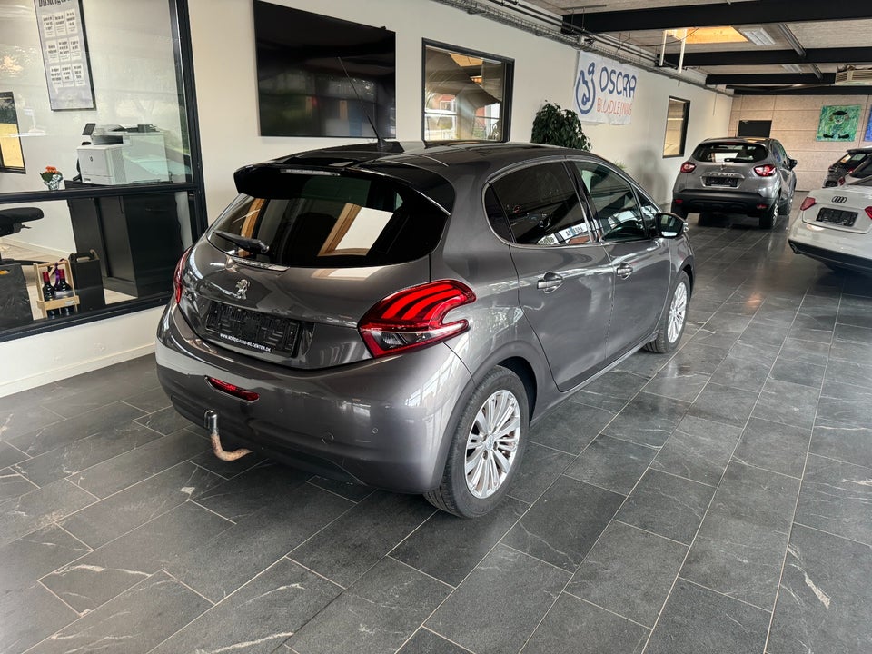 Peugeot 208 1,6 BlueHDi 100 Allure Sky 5d