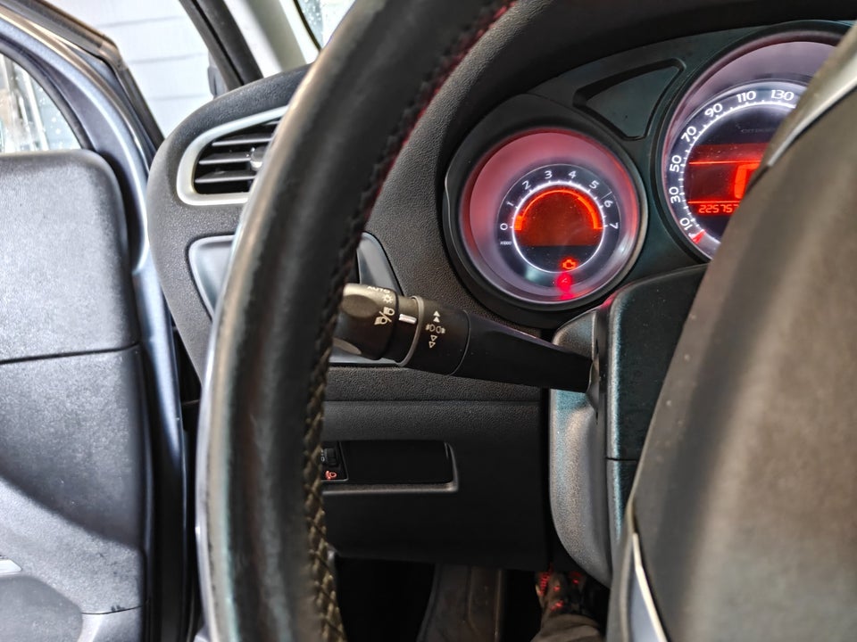 Citroën C4 1,6 e-HDi 112 Seduction 5d