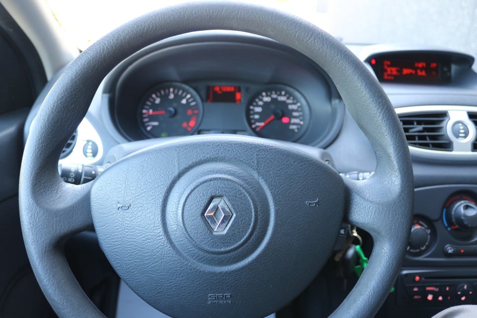 Renault Clio III 1,5 dCi 75 Authentique 5d