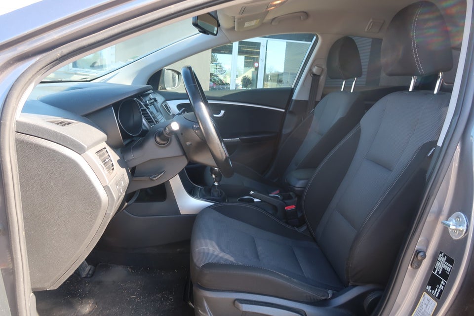 Hyundai i30 1,6 CRDi 110 Premium CW 5d