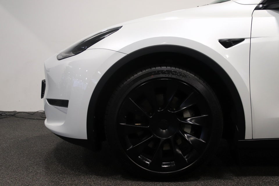 Tesla Model Y Long Range AWD 5d