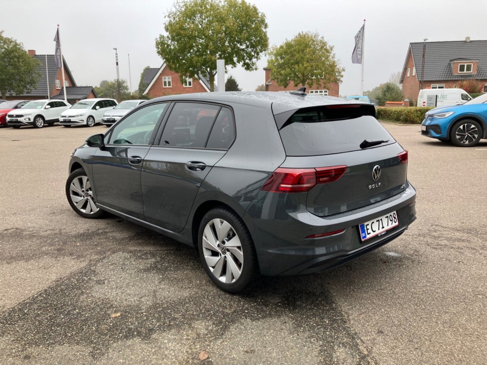 VW Golf VIII 1,5 eTSi 150 Life Edition DSG 5d