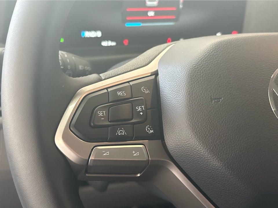 VW e-Caravelle 64 Basis SWB