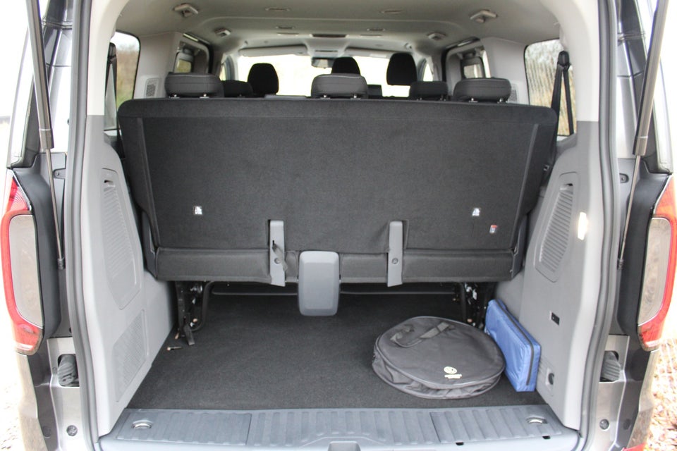 VW e-Caravelle Life SWB