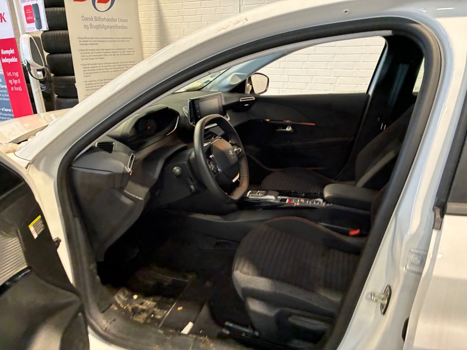 Peugeot e-208 50 Active 5d