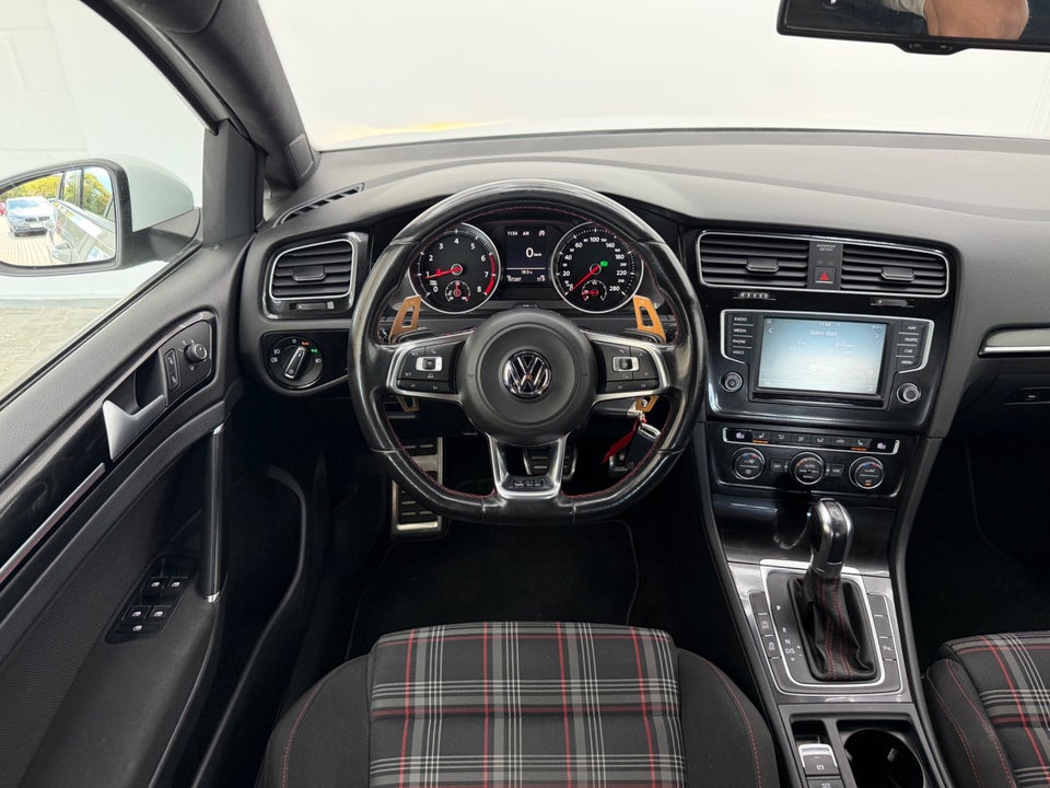 VW Golf VII 2,0 GTi Performance DSG BMT 5d