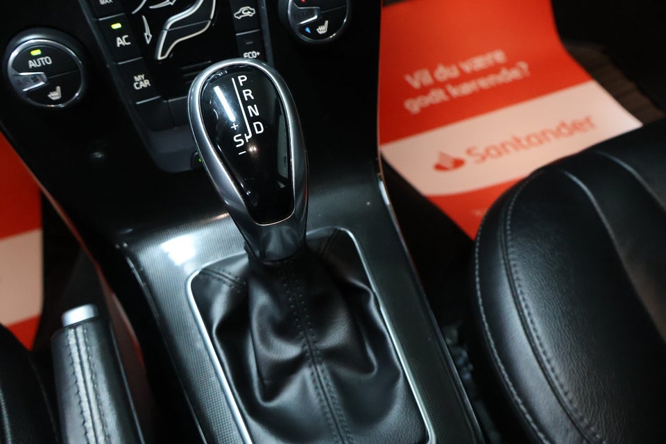 Volvo V40 2,0 D3 150 Momentum aut. 5d