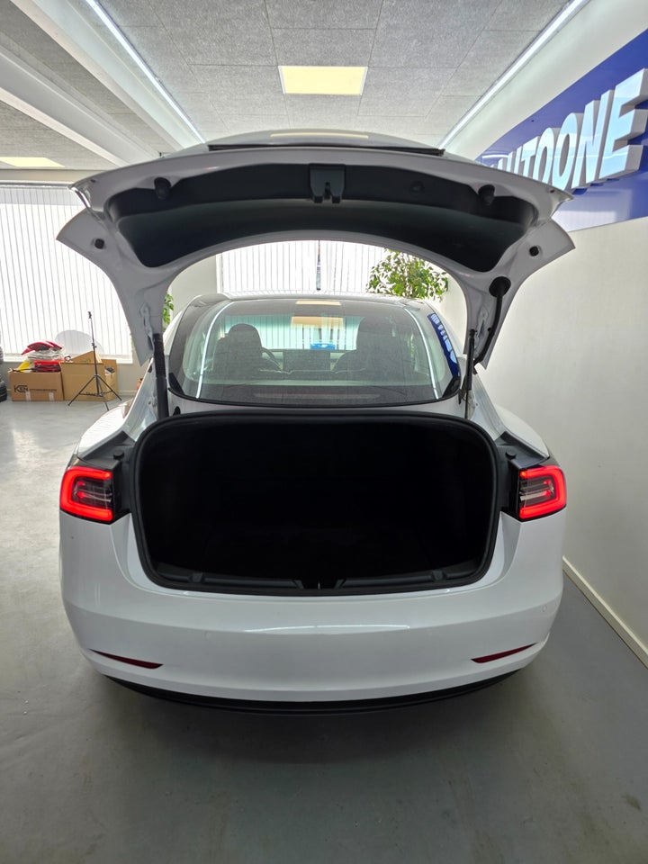 Tesla Model 3 Standard Range+ RWD 4d