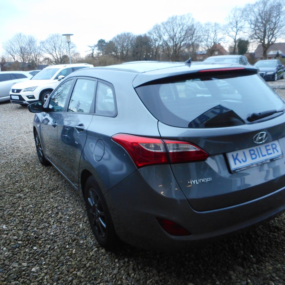 Hyundai i30 1,6 CRDi 110 XTR CW Eco 5d